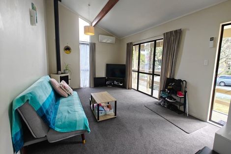 Photo of property in 51 Topliss Drive, Northcross, Auckland, 0632