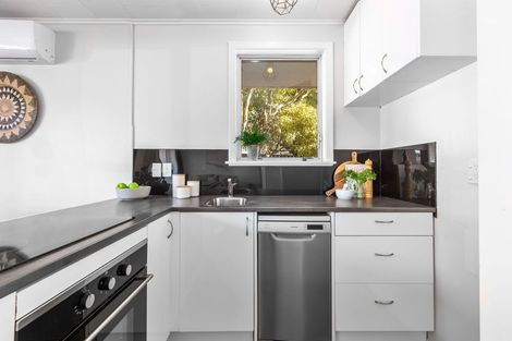 Photo of property in 2/46 Wood Street, Wainuiomata, Lower Hutt, 5014