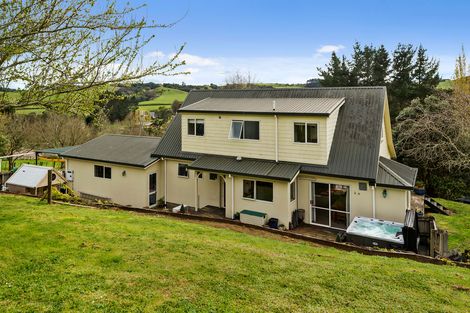 Photo of property in 21 Clifford Road, Pukekohe, 2678