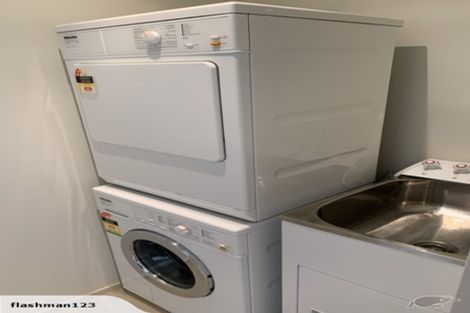 Photo of property in 218 Evans Bay Parade, Hataitai, Wellington, 6021