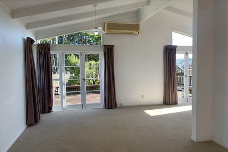 Photo of property in 24 Tamahere Drive, Glenfield, Auckland, 0629