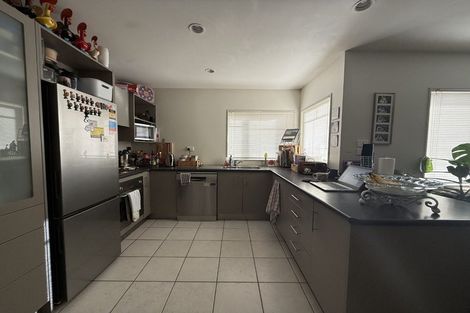 Photo of property in 165 Centreway Road, Orewa, 0931