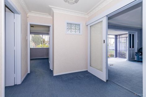 Photo of property in 1 Dixon Street, Waimate, 7924