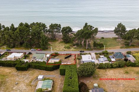 Photo of property in 10 Chamberlain Avenue, Amberley, 7481