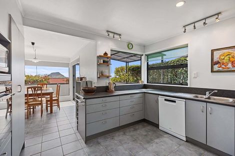 Photo of property in 18 Andrew Place, Otumoetai, Tauranga, 3110