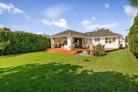 Photo of property in 36 Totara Road, Te Atatu Peninsula, Auckland, 0610