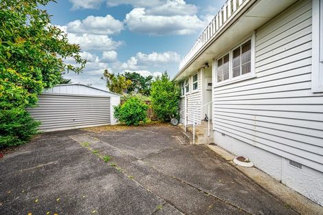Photo of property in 109 Edgewater Drive, Pakuranga, Auckland, 2010