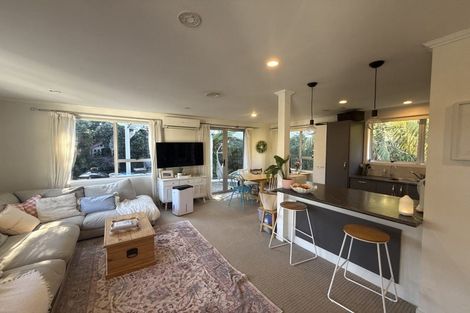 Photo of property in 12 Freya Place, Torbay, Auckland, 0630