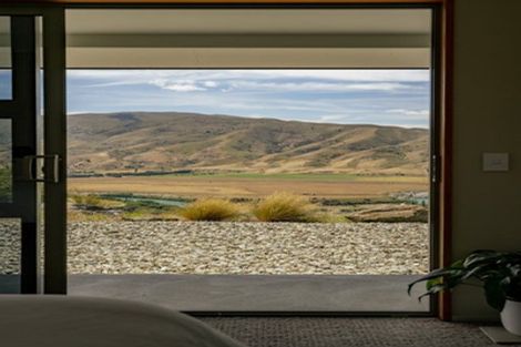 Photo of property in 51 Westreca Ridge Lane, Queensberry, Cromwell, 9383