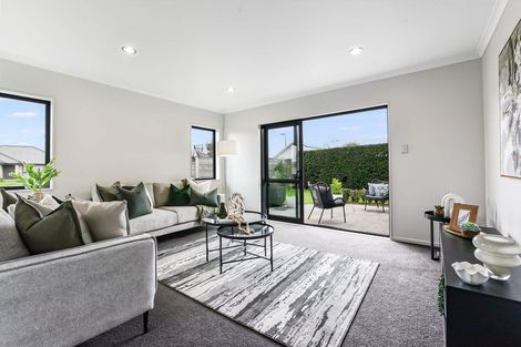 Photo of property in 16 Twin Willow Close, Cambridge, 3434