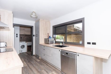 Photo of property in 1 Southsea Crescent, Silverdale, Hamilton, 3216