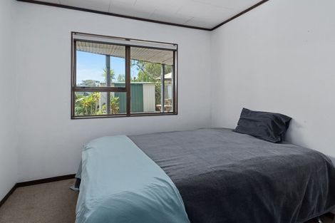 Photo of property in 1/57 Aeroview Drive, Beach Haven, Auckland, 0626