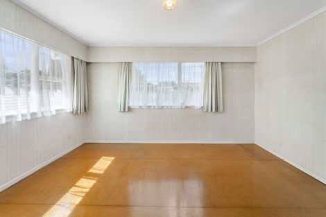 Photo of property in 21 Bentley Avenue, Glenfield, Auckland, 0629