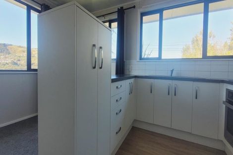 Photo of property in 54 Davidson Crescent, Tawa, Wellington, 5028