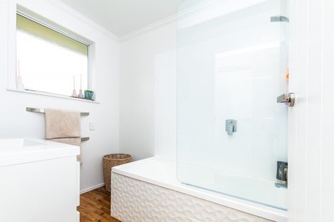 Photo of property in 10 Great North Road, Winton, 9720