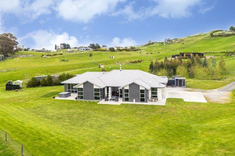 Photo of property in 52 Highlands Drive, Waipawa, 4210