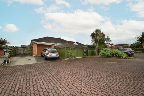 Photo of property in 1/5 Spring Grove, Henderson, Auckland, 0612