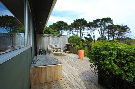 Photo of property in 132 Maunsell Road, Port Waikato, Tuakau, 2695