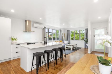 Photo of property in 82 Alfred Street, Fairfield, Hamilton, 3214