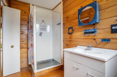 Photo of property in 128 Avalon Place, Whangamata, 3620