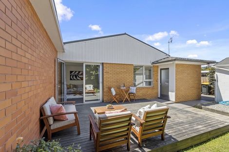 Photo of property in 1e Thorrington Lane, Cashmere, Christchurch, 8022