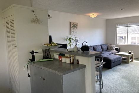 Photo of property in 2/30 Gowing Drive, Meadowbank, Auckland, 1072