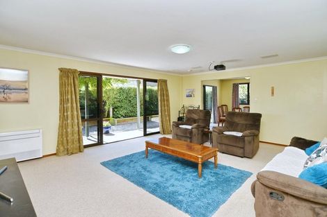 Photo of property in 6 Luxton Place, Rangiora, 7400
