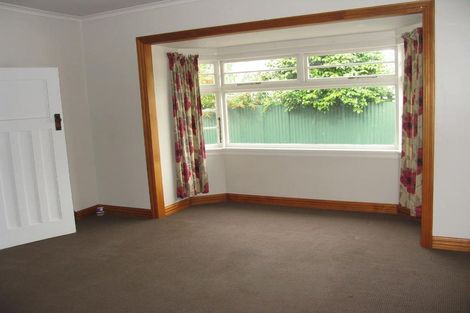 Photo of property in 60 Sandwich Road, Beckenham, Christchurch, 8023