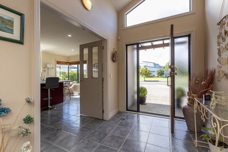 Photo of property in 14 San Priamo Place, Paraparaumu Beach, Paraparaumu, 5032