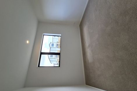 Photo of property in 43b Crestview Rise, Papakura, 2110