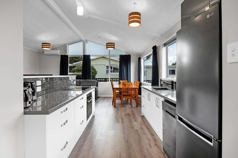 Photo of property in 10 Karaka Street, Inglewood, 4330