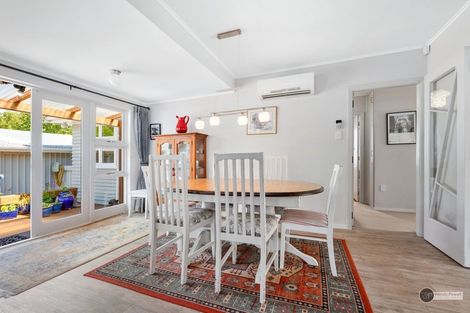 Photo of property in 11 Pinehaven Road, Pinehaven, Upper Hutt, 5019