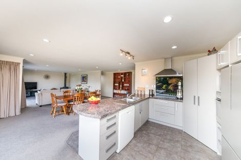 Photo of property in 17 Cemetery Road, Sanson, Palmerston North, 4479