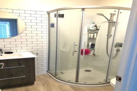 Photo of property in 1/2 East Coast Road, Milford, Auckland, 0620