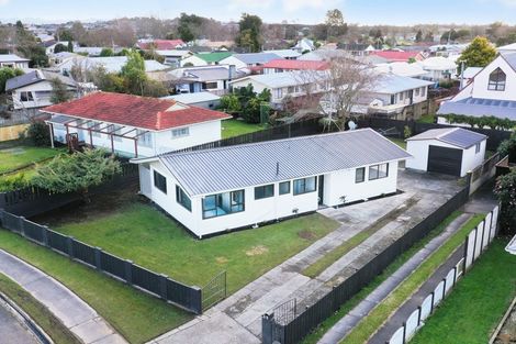 Photo of property in 8 Brightwell Place, Nawton, Hamilton, 3200