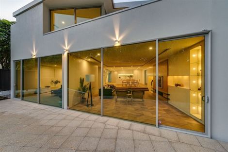 Photo of property in 16 Carlton Mill Road, Merivale, Christchurch, 8014