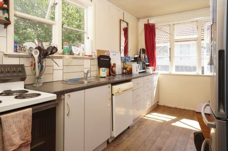 Photo of property in 152 Tipahi Street, Nelson South, Nelson, 7010