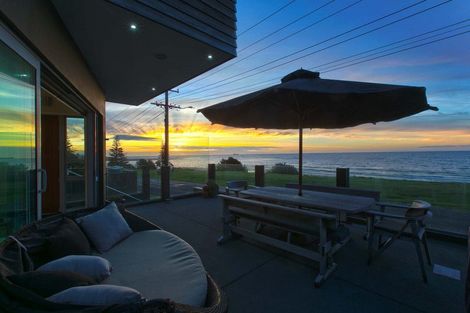 Photo of property in 15 Tiromoana Crescent, Bell Block, New Plymouth, 4312