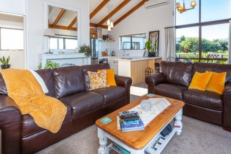 Photo of property in 435 Onemana Drive, Onemana, Whangamata, 3691
