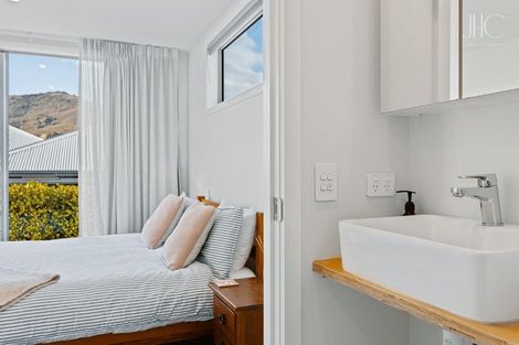 Photo of property in 53a Molyneux Avenue, Cromwell, 9310