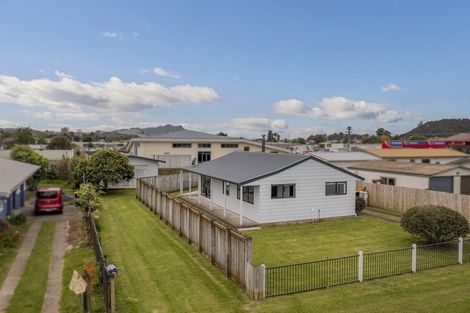 Photo of property in 1 Cholmondeley Crescent, Whitianga, 3510