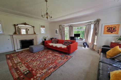 Photo of property in 19 Fitzherbert Terrace, Thorndon, Wellington, 6011