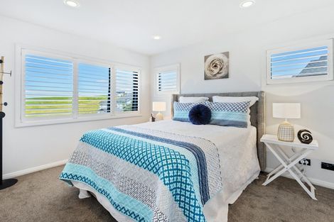 Photo of property in 40 Bounty Road, Long Bay, Auckland, 0630