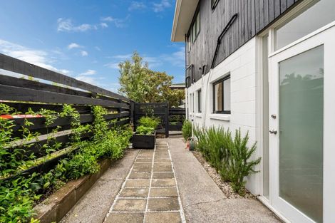 Photo of property in 2/57 Lake Road, Devonport, Auckland, 0624