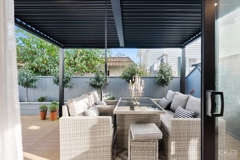 Photo of property in 1/51 Kings Crescent, Hutt Central, Lower Hutt, 5010