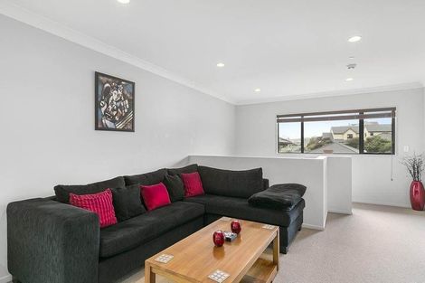 Photo of property in 28 Erlestoke Crescent, Churton Park, Wellington, 6037