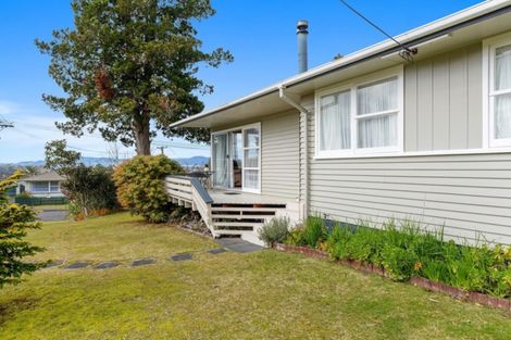 Photo of property in 2 Teal Place, Selwyn Heights, Rotorua, 3015