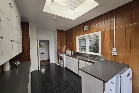 Photo of property in 6 Rangiora Avenue, Kaiwharawhara, Wellington, 6035