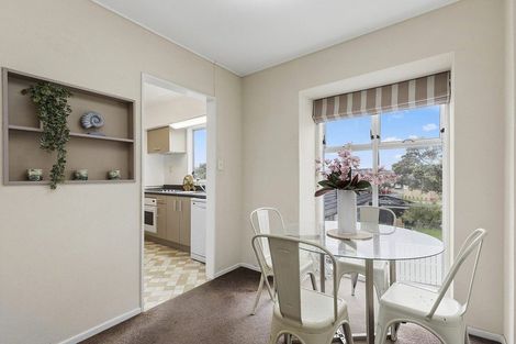 Photo of property in 4 Cobar Close, Maupuia, Wellington, 6022