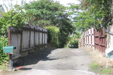 Photo of property in 37 Takapu Street, Henderson, Auckland, 0612